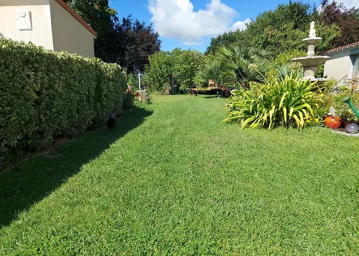 Au Coeur Des Vignes Medoc Lägenhet