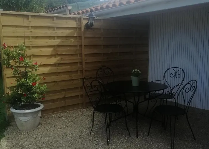 Au Coeur Des Vignes Medoc Lägenhet *